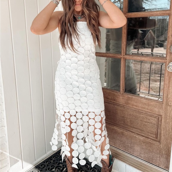 NWT Mainstrip Halter Circle Fringe Crochet White Midi Dress. Size Large - Picture 5 of 12